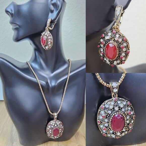 🔹️NIB Wine Red & Rhinestone Earring & Necklace Set - Picture 8 of 12